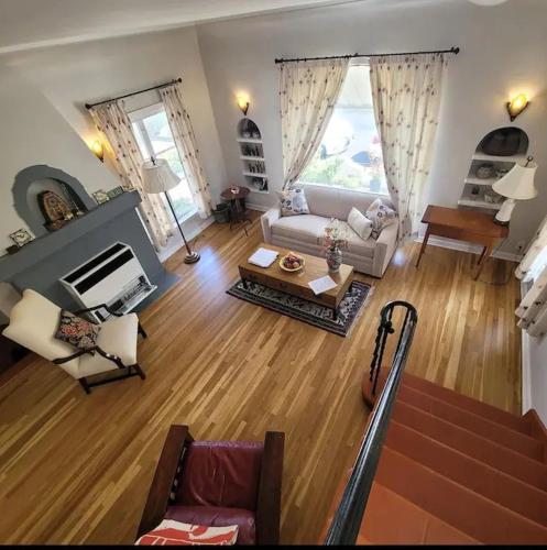 Hollywood 2 Level Storybook Townhouse Unit