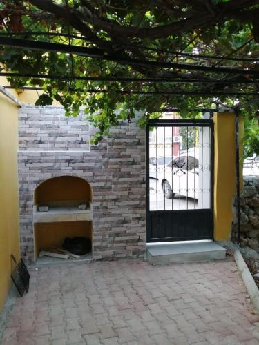A New nice house with garden in city center