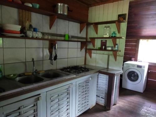 Kitchen, Chez Faby in Saint-Laurent-du-Maroni