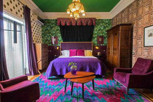 room detail thumbnail 1