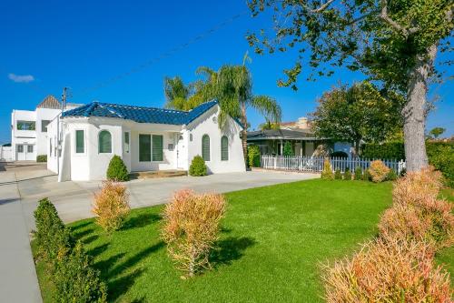 Blue Skies in Newport Beach Városközpont