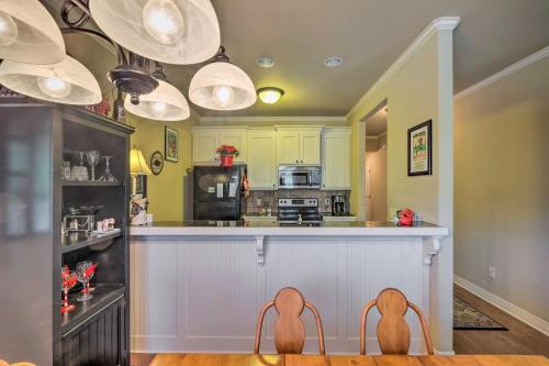 Fayetteville Apt by Univ of Arkansas Campus! in 費耶特維爾