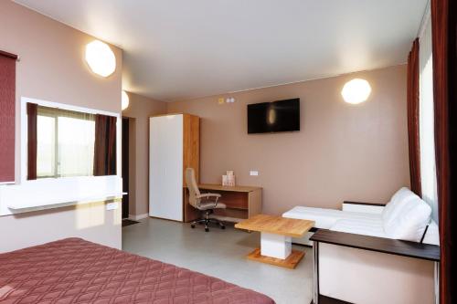 Discovery Hotel - image 12