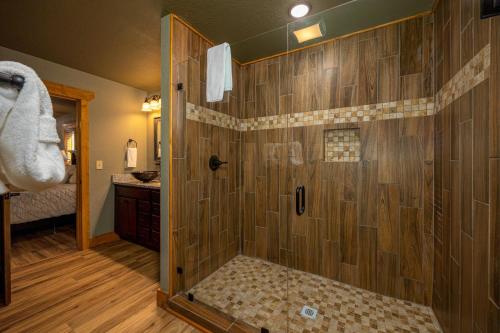 Splashing Bear Lodge chalet - image 13