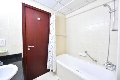 Luxury Escapes - Spacious Fully Furnished Studio Apt - Next to Metro, 5 Mins from Mall - MED46, Dubaj (fotografie 9)