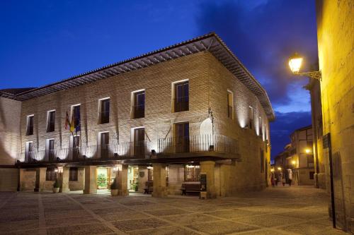  Parador de Santo Domingo de la Calzada, Santo Domingo de la Calzada bei Fresneda de la Sierra Tirón