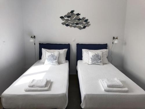 2 bedrooms, 5 beds