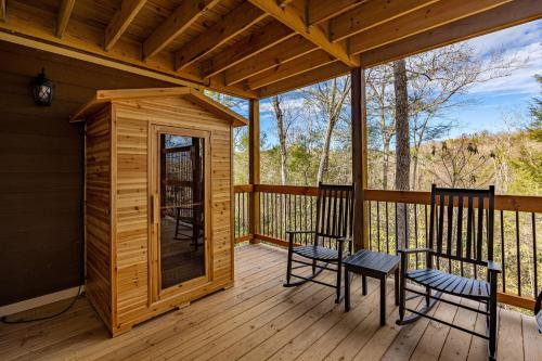 Mountain Sunrise Pool Cottage chalet - image 2