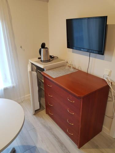 Triple Room with Bathroom image 4