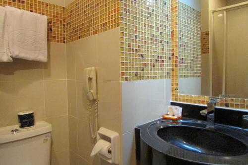 Μπάνιο, Oxford Hotel in Σιγκαπούρη