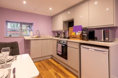virtuve, Caer Fedwen Barns Blodyn Cottage Cosy Self Catering with Private Hot Tub in Llandyrnog