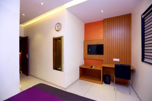 Hotel Hindustan Residency Thane