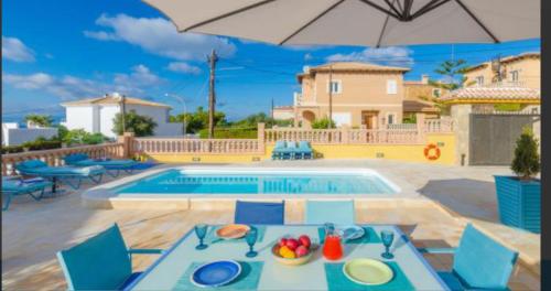 3 bedrooms villa with sea view private pool and enclosed garden at Llucmajor 1 km away from the beach