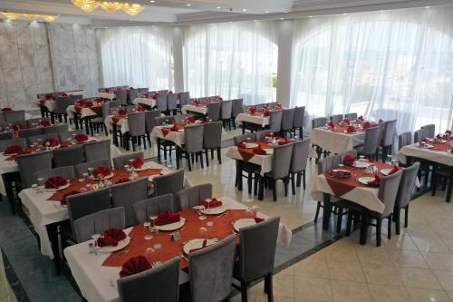 餐廳, Jewel Fayed Hotel in 伊斯梅利亞