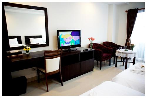Double Room with Balcony image 1