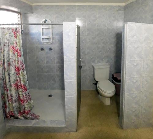 Twin Room with Shared Bathroom image 2