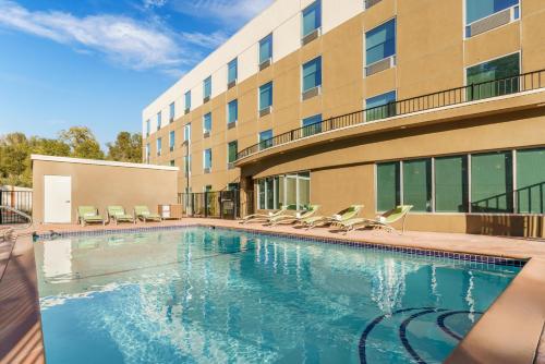 Holiday Inn Express & Suites Oakhurst-Yosemite Park Area by IHG