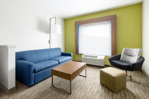 Holiday Inn Express & Suites Oakhurst-Yosemite Park Area, an IHG Hotel