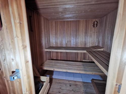 ซาวน่า, Pension Föhrenhain (Pension Fohrenhain) in เซเฟลด์ คาโดลซ์