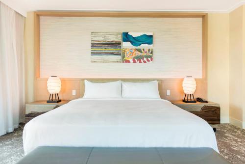 Premium Room King Bed - Resort View