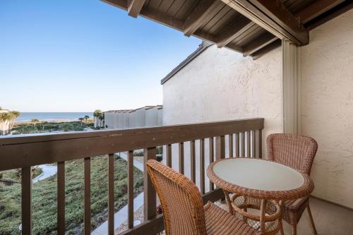 Island House E 225 2 Bedrooms Sleeps 4 Ocean View Pool Tennis WiFi - image 2