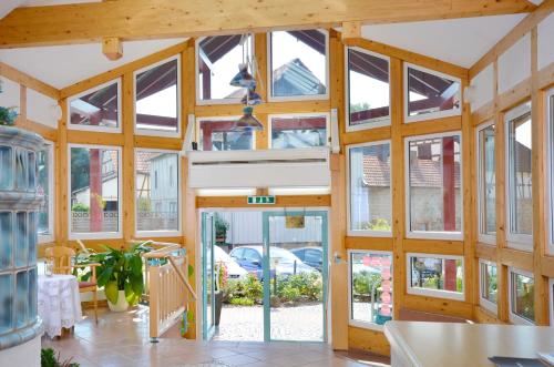 設施, 茨爾施米德酒店 (Hotel Zur Schmiede) in 阿爾斯費爾德