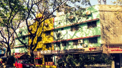 Hotels Near Elephanta Caves In Mumbai Triphobo Hotel Metro Plaza