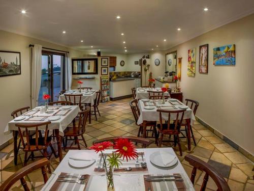 Room in BB - Luxury Room, double Bed and Sleeper Couch max 4 guests, near Port Elizabeth