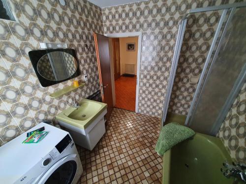 ห้องน้ำ, Haus Schattau in ฮอฟ เบย์ ซาลซ์บูร์ก