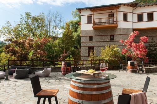 Katogi Averoff Hotel & Winery in 멧소보