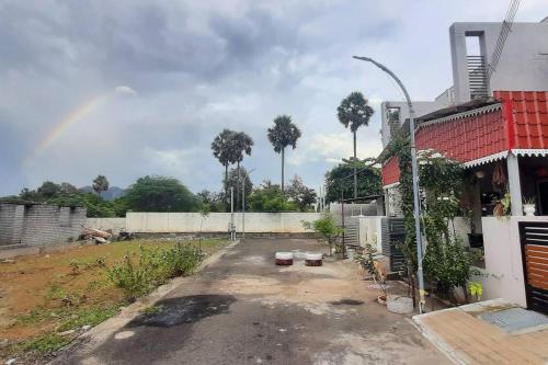 . Cheerful 2 bedroom townhouse with parking