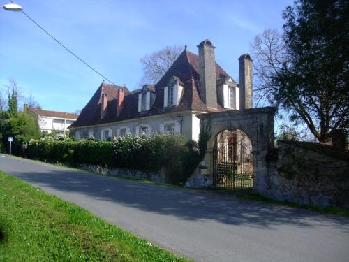 LA GRANGE DES PÈRES - SÉJOURNEZ DANS UNE AUTHENTIQUE CHARTREUSE DU XVIIIème SIECLE - Location, gîte - Saint-Cyprien