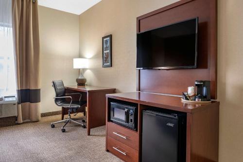 Comfort Inn Southwest Louisville - image 10