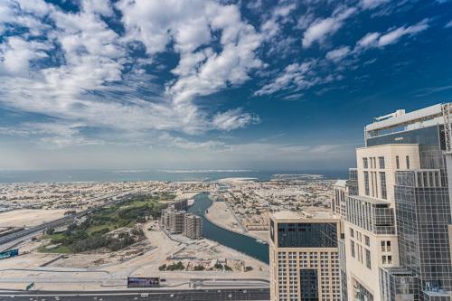 Amna Tower - HiGuests