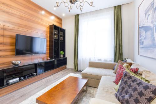 De Luxe Suite in The Absolute Center - image 11