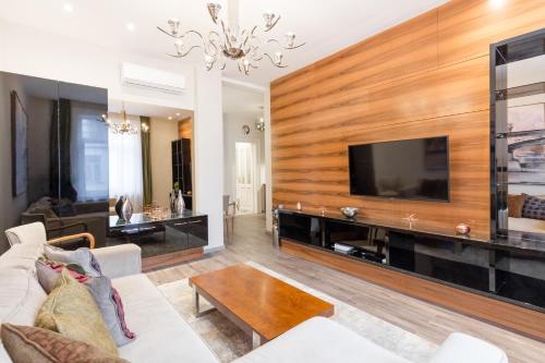 De Luxe Suite in The Absolute Center - image 6