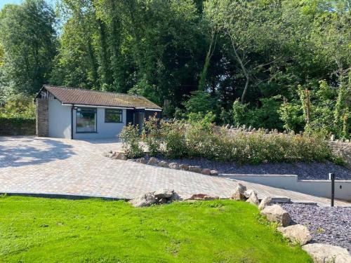 Secluded studio apartment with private gated access- The Pavilion gîte à louer Long Ashton