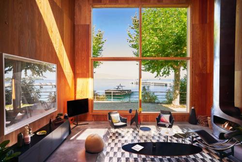 Villa de luxe pieds dans l'eau Otoctone Thonon CASA26 gîte à louer Évian-les-Bains