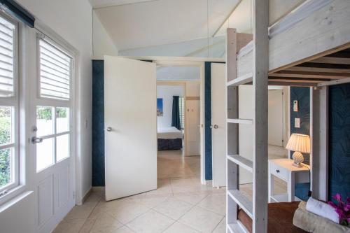 Three-Bedroom House image 1