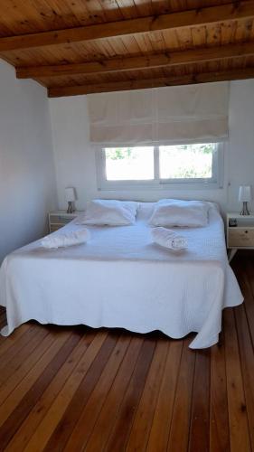 One-Bedroom Apartment image 7
