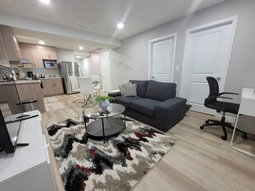 Premium Guest Suite W/free parking in NW Calgary