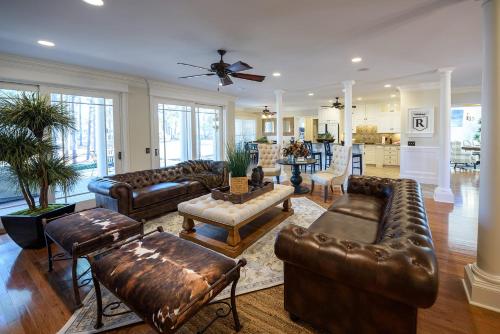 New - Spectacular️ Golf Views - Sleeps 20 - Pinehurst National #9 - Near DT Pinehurst!