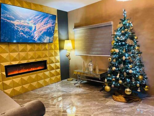 Hermosa Villa llena de Vida con Alberca Gym...