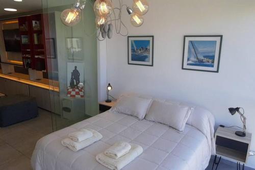 One-Bedroom Apartment image 8