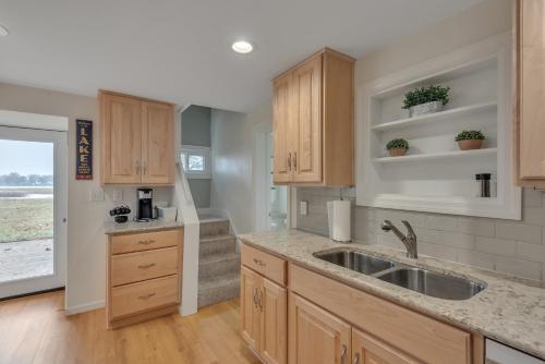 Amazing Lakefront Retreat On Long Lake! home - image 2