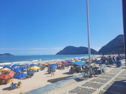 Beach, Apto Na Praia do Tombo a 100m (3min) da Areia in Praia do Tombo