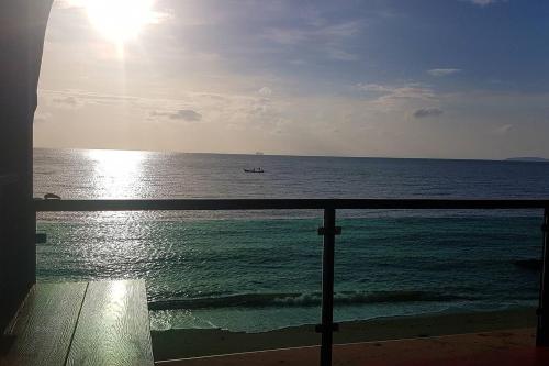 Koh Sirey Beachfront Pool Villa - 2 Bedrooms House in Koh Sirey