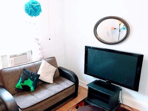 Cozy Apartment Easy Transportation 2 New York City - image 10