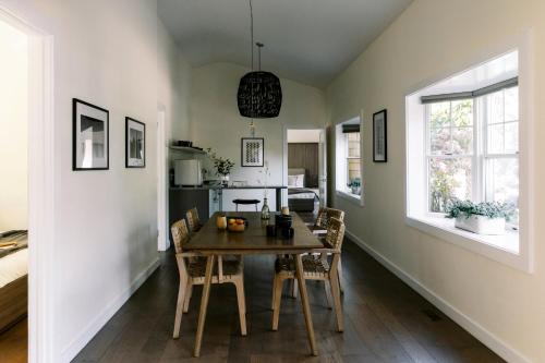 3 bedrooms, 4 beds