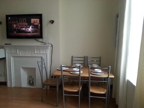 Kensington and Chelsea Apartment - image 5